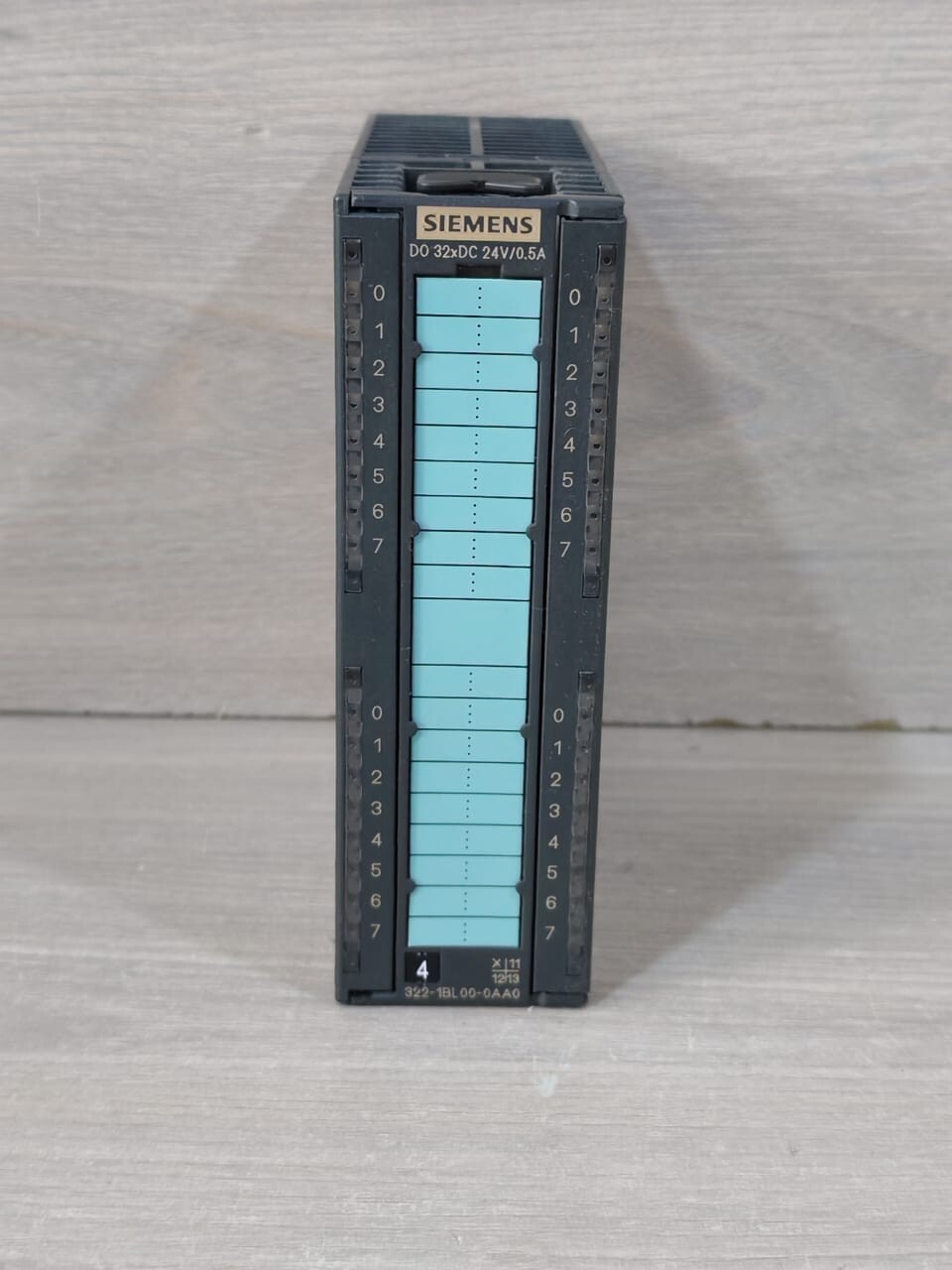 Siemens 6ES7322-1BL00-0AA0 SIEMENS SIMATIC S7-300 6ES7322-1BL00-0AA0 DIGITAL OUTPUT MODULE 2