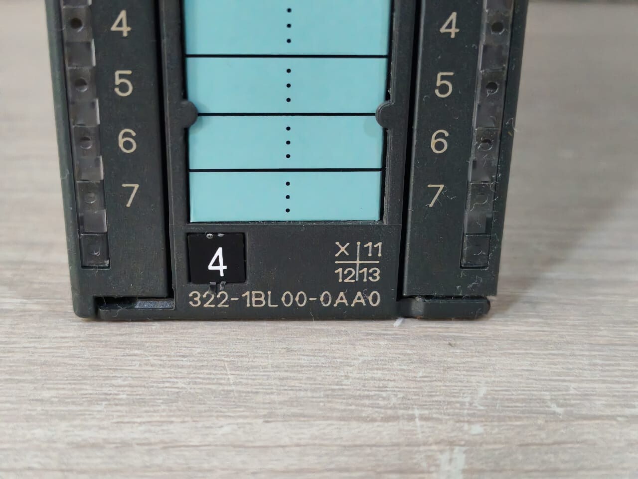 Siemens 6ES7322-1BL00-0AA0 SIEMENS SIMATIC S7-300 6ES7322-1BL00-0AA0 DIGITAL OUTPUT MODULE 4