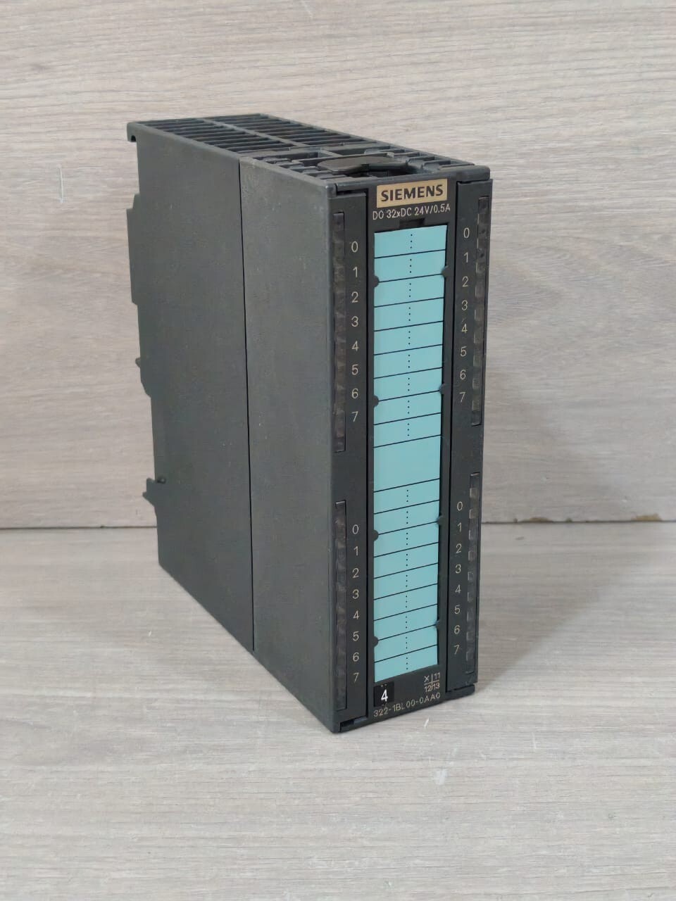 Siemens 6ES7322-1BL00-0AA0 SIEMENS SIMATIC S7-300 6ES7322-1BL00-0AA0 DIGITAL OUTPUT MODULE 5