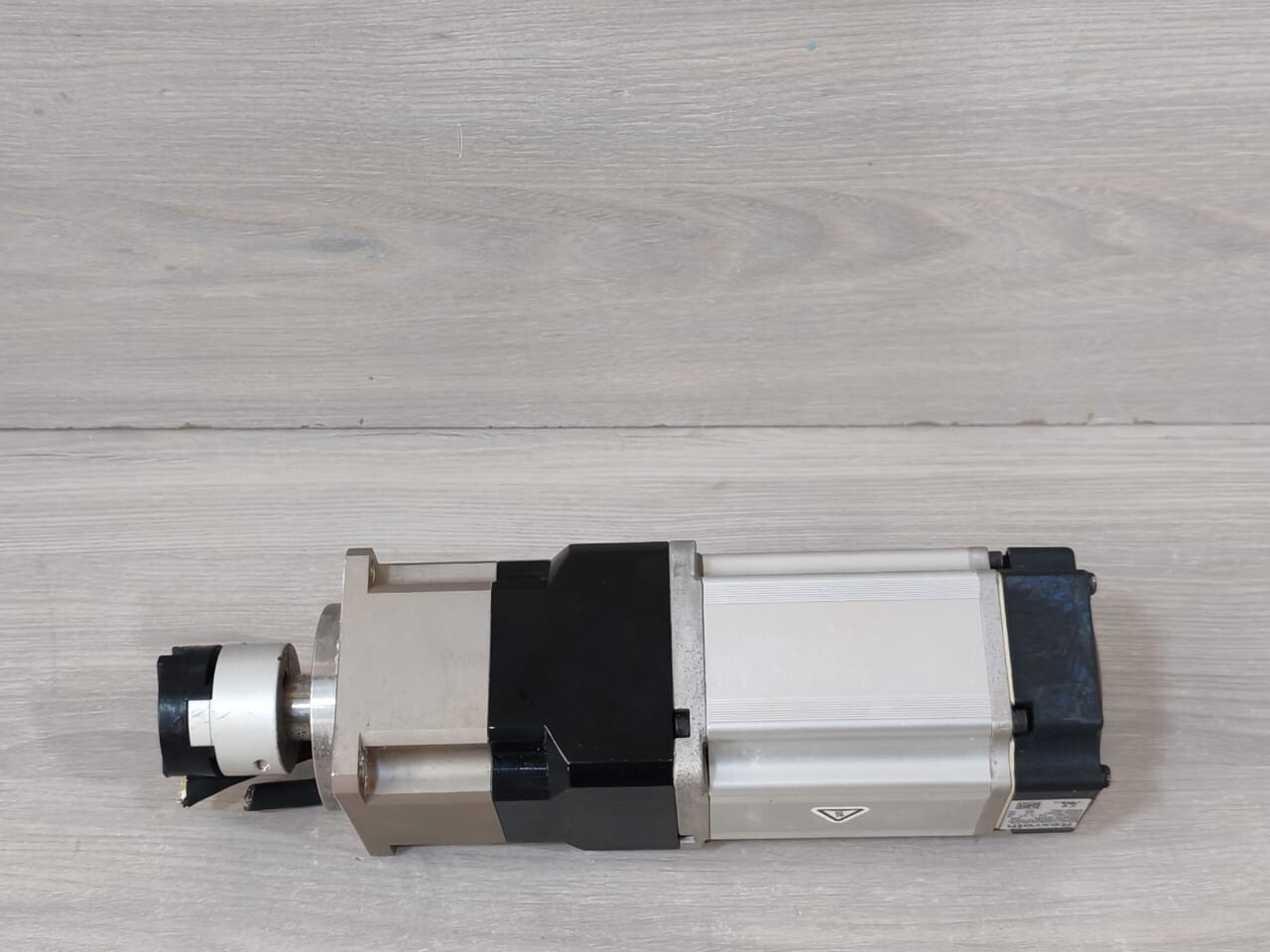 Rexroth MSM031C-0300-NN-M0-CH0 REXROTH MSM031C-0300-NN-M0-CH0 SERVO MOTOR WITH APEX DYNAMICS AB060-S2-P2 003:1 4