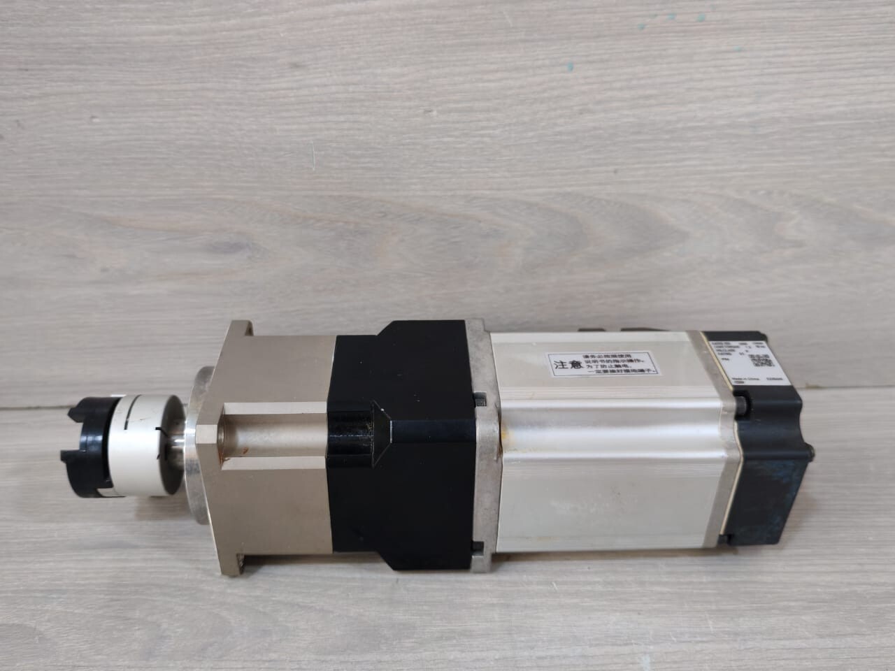 Rexroth MSM031C-0300-NN-M0-CH0 REXROTH MSM031C-0300-NN-M0-CH0 SERVO MOTOR WITH APEX DYNAMICS AB060-S2-P2 003:1 7