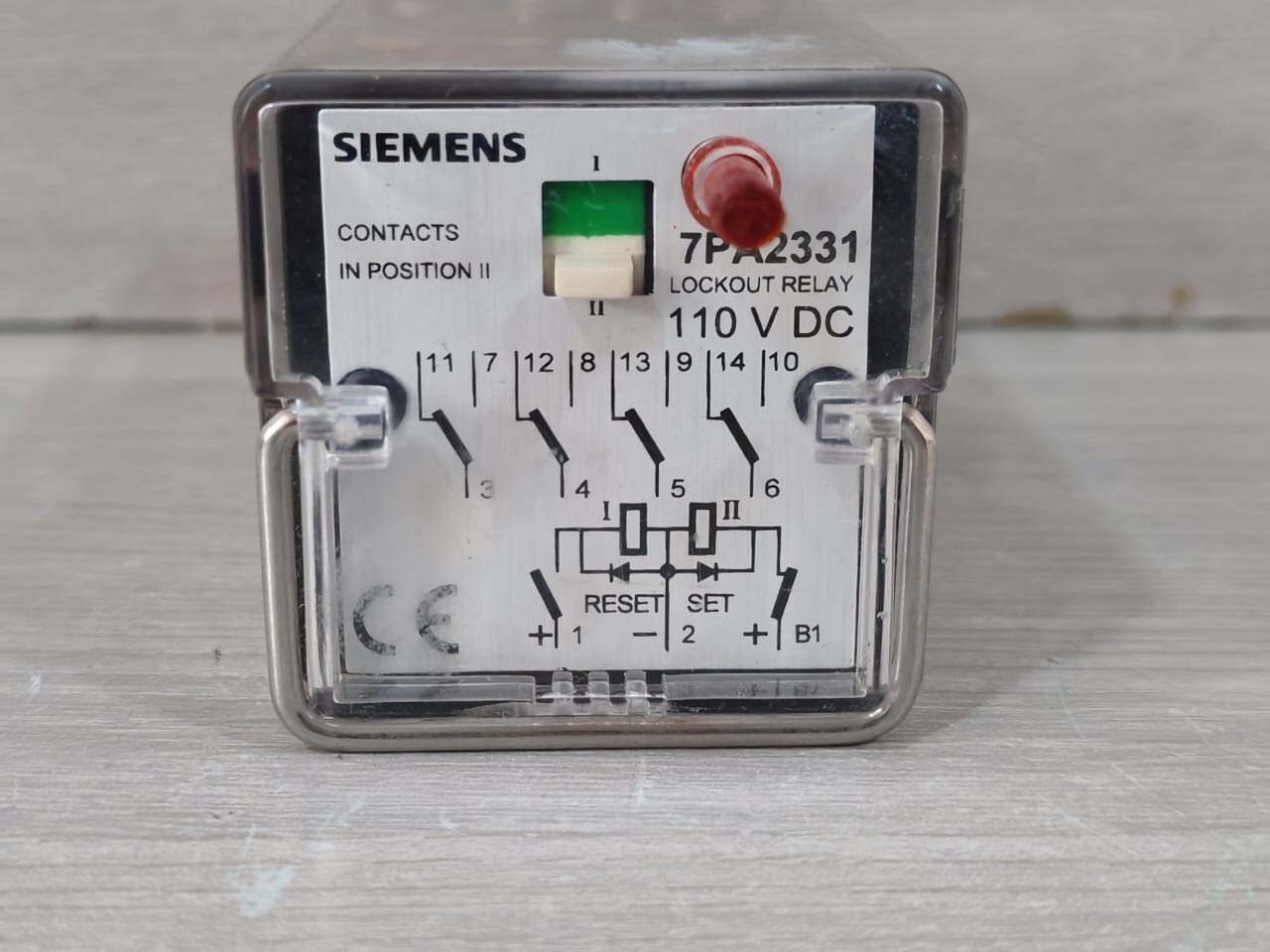 Siemens 7PA2331 SIEMENS 7PA2331 LOCKOUT FAST RELAY 4 NC/NO PUSH BUTTON 11OVDC 2