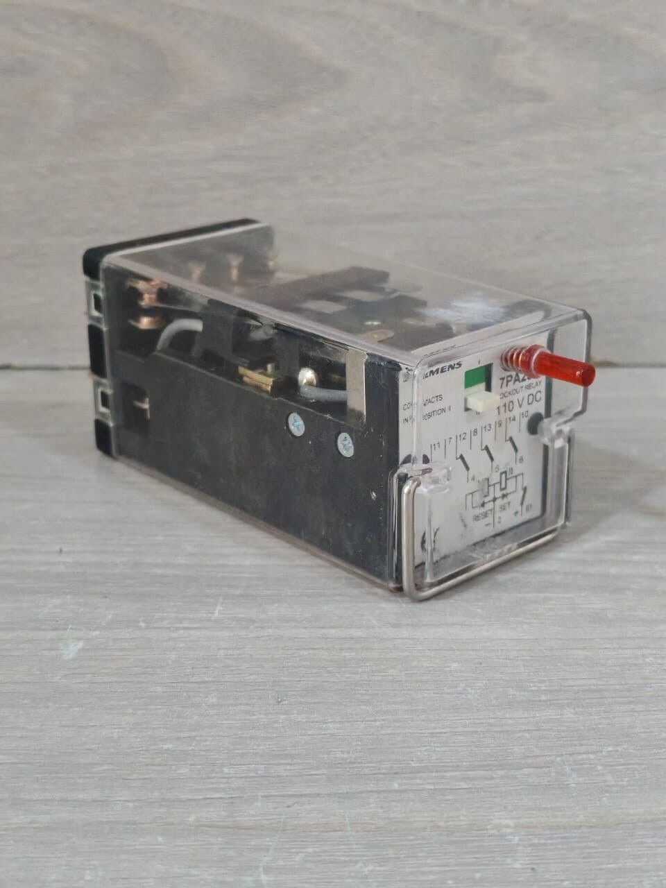 Siemens 7PA2331 SIEMENS 7PA2331 LOCKOUT FAST RELAY 4 NC/NO PUSH BUTTON 11OVDC 3