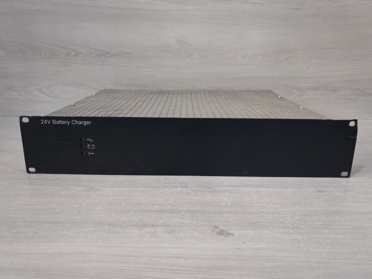 BOSCH PLENA PLN 24CH12 MAT/N F01U214760 VOICE ALARM 24V BATTERY CHARGER