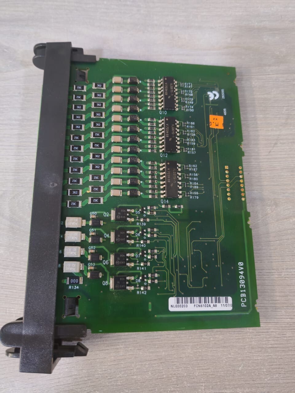MOTOROLA 24DI/8D00C MOTOROLA FCN6102A_A8 24DI/8D00C ISSUE-P1 2