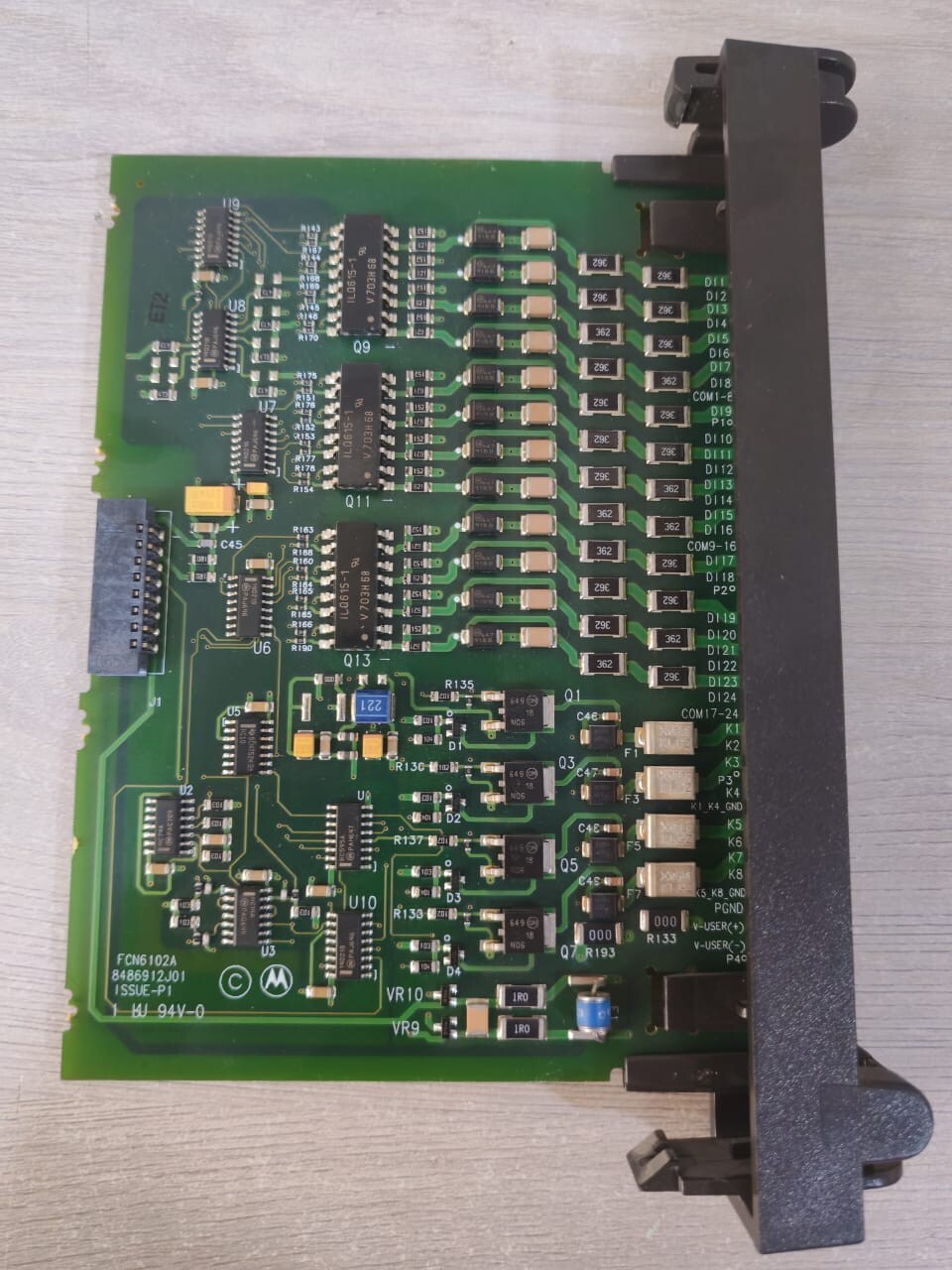 MOTOROLA 24DI/8D00C MOTOROLA FCN6102A_A8 24DI/8D00C ISSUE-P1 3
