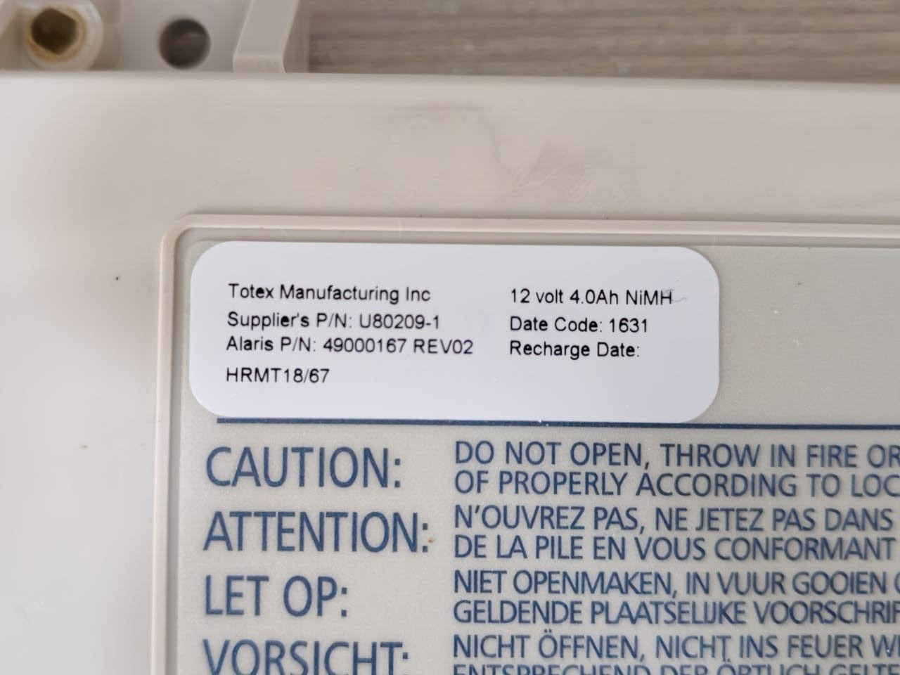 TOTEX U80209-1 Totex U80209-1 P/N: 49000197 REV.02 12 VOLT 4.0Ah NiMh Battery 4