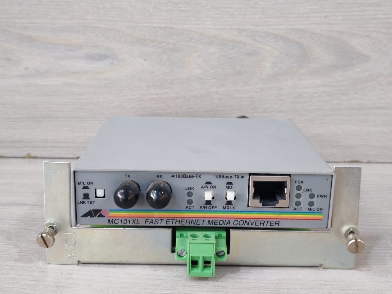 Allied Telesis MC101XL Fast Ethernet Media Converter