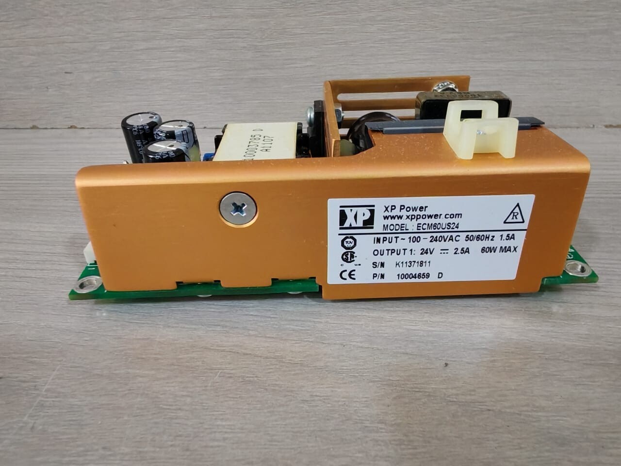 XP POWER ECM60US24 XP Power ECM60US24 10004038 100-240VAC 5060Hz 1.5A 2