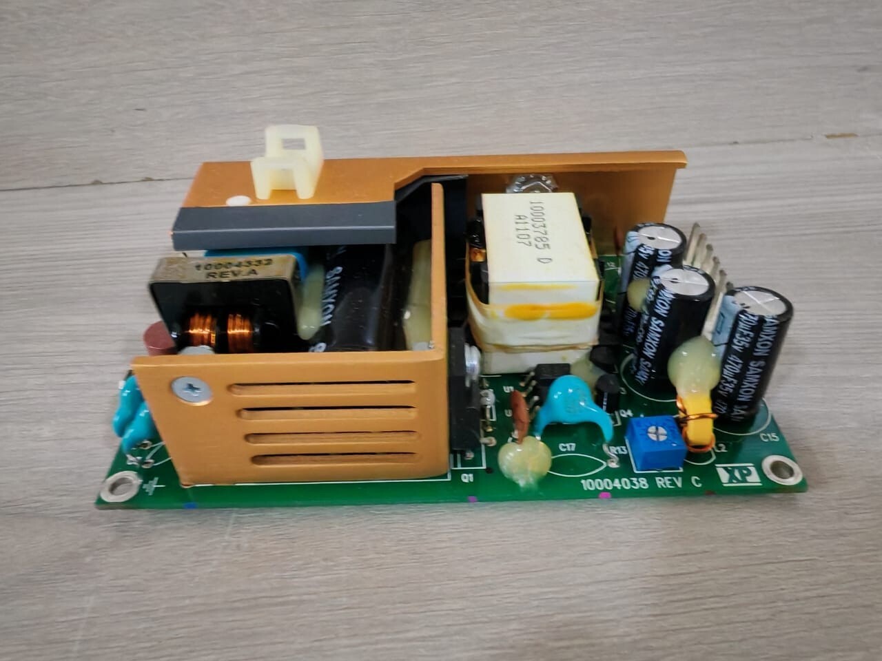 XP POWER ECM60US24 XP Power ECM60US24 10004038 100-240VAC 5060Hz 1.5A 5