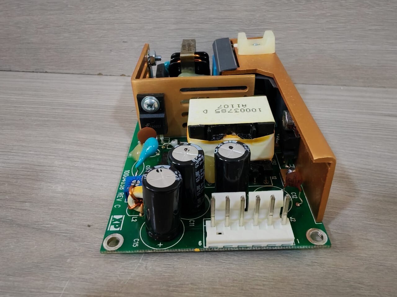 XP POWER ECM60US24 XP Power ECM60US24 10004038 100-240VAC 5060Hz 1.5A 8