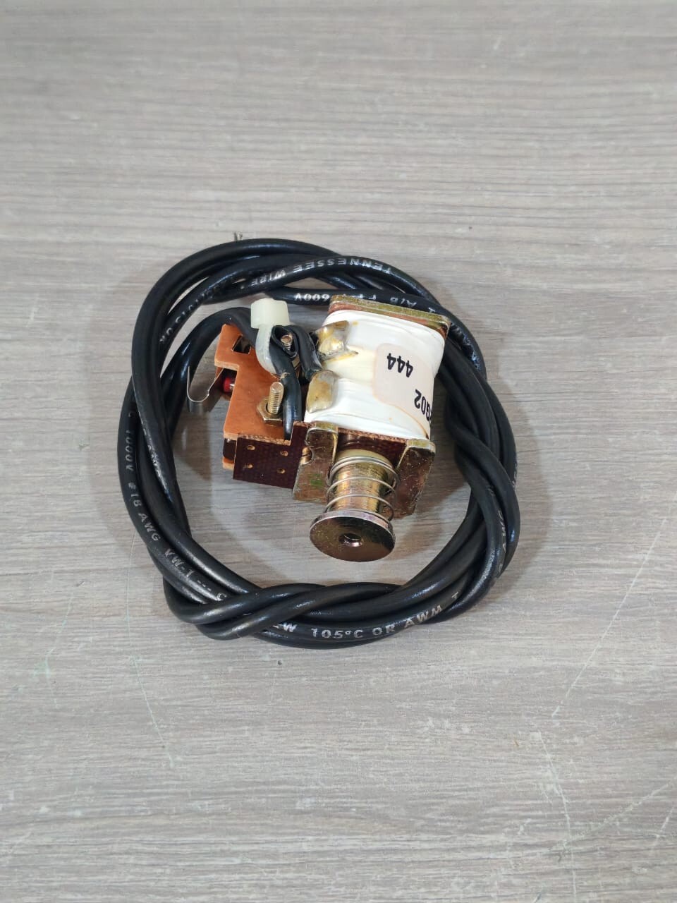 Eaton CUTLER-HAMMER CUTLER-HAMMER 1373D62G02 SHUNT TRIP FOR GB-GC CIRCUIT BREAKER 240VAC 50/60Hz 4