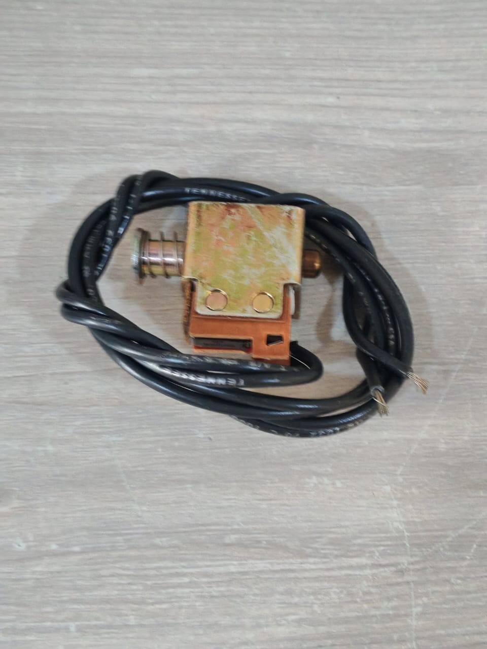 Eaton CUTLER-HAMMER CUTLER-HAMMER 1373D62G02 SHUNT TRIP FOR GB-GC CIRCUIT BREAKER 240VAC 50/60Hz 6