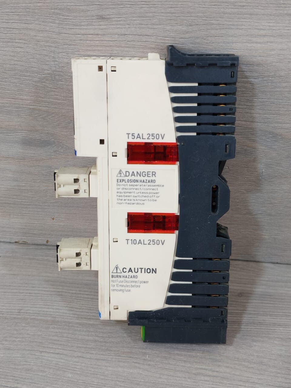 Schneider Electric XBA-2200 TELEMECANIQUE ADVANTYS STBPDT3100 WITH ADVANTYS STB XBA 2200 BASE PV.02 RL.11 5