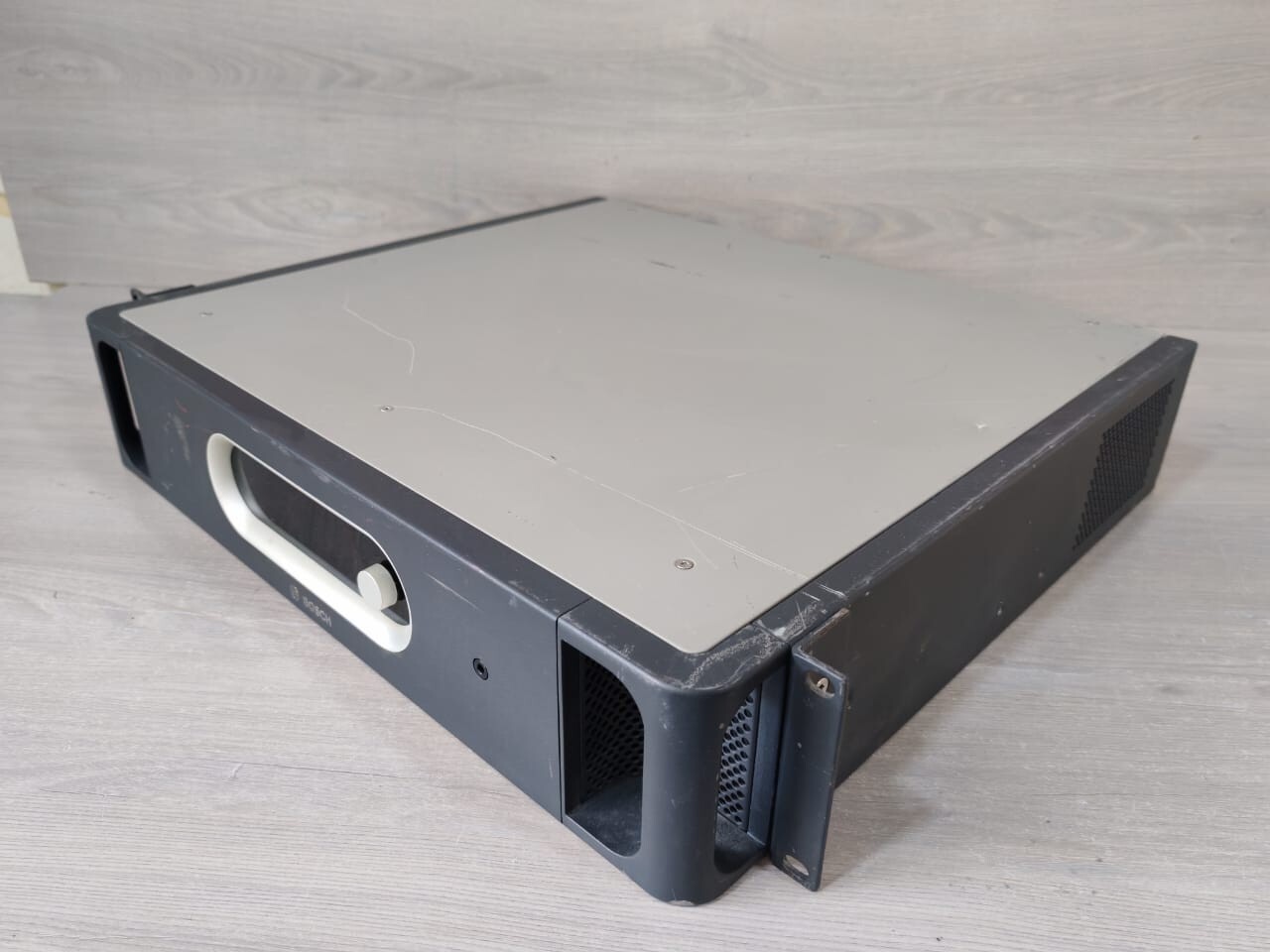 Bosch F01U249771 HW:30/25 BOSCH PRS-NCO3 M/N:F01U249771 HW:30/25 NETWORK CONTROLLER 170W 9