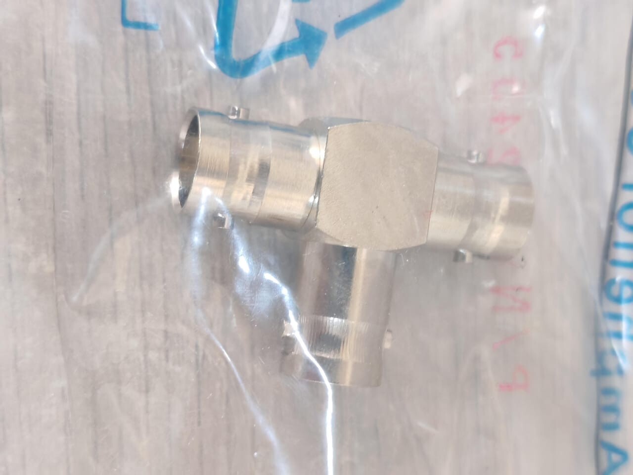 AMPHENOL CONNEX 112455 AMPHENOL CONNEX 112455 BNC "T "ADAPTOR JACK 4