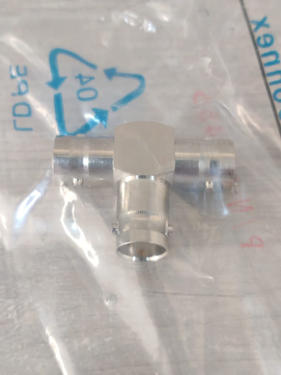 AMPHENOL CONNEX 112455 AMPHENOL CONNEX 112455 BNC "T "ADAPTOR JACK 6
