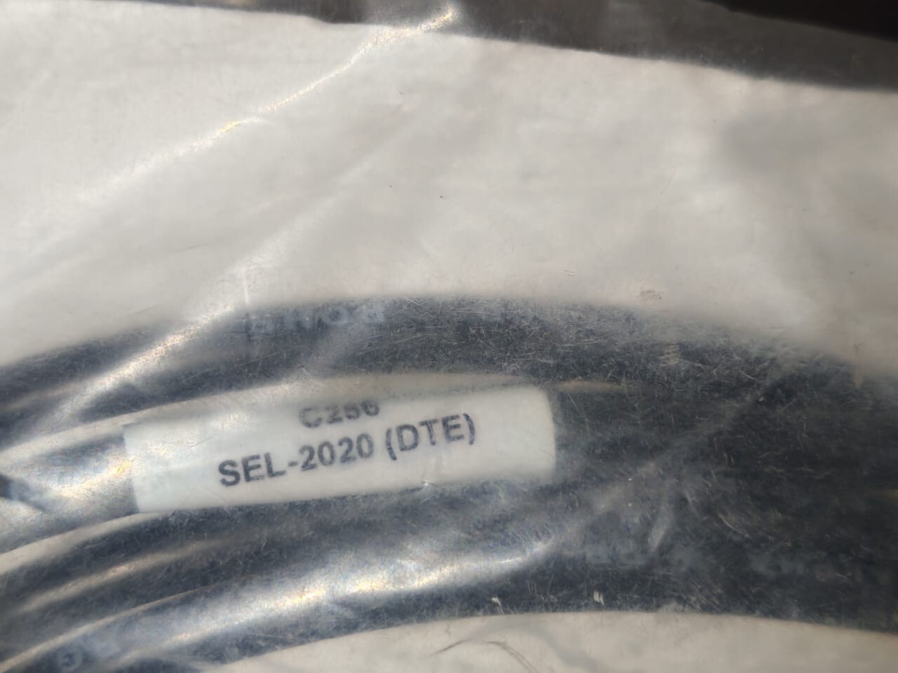 SCHWEITZER ENGINEERING LABORATORIES C256 SCHWEITZER ENGINEERING LABORATORIES CABLE C256 BNC 9-PIN MALE CONNECTOR 5FEET 4