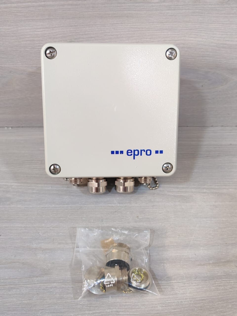 EPRO 3311/010-000 EPRO MMS 3311/010-000 TRANSMITTER - WITH OLD STOCK BOX 2