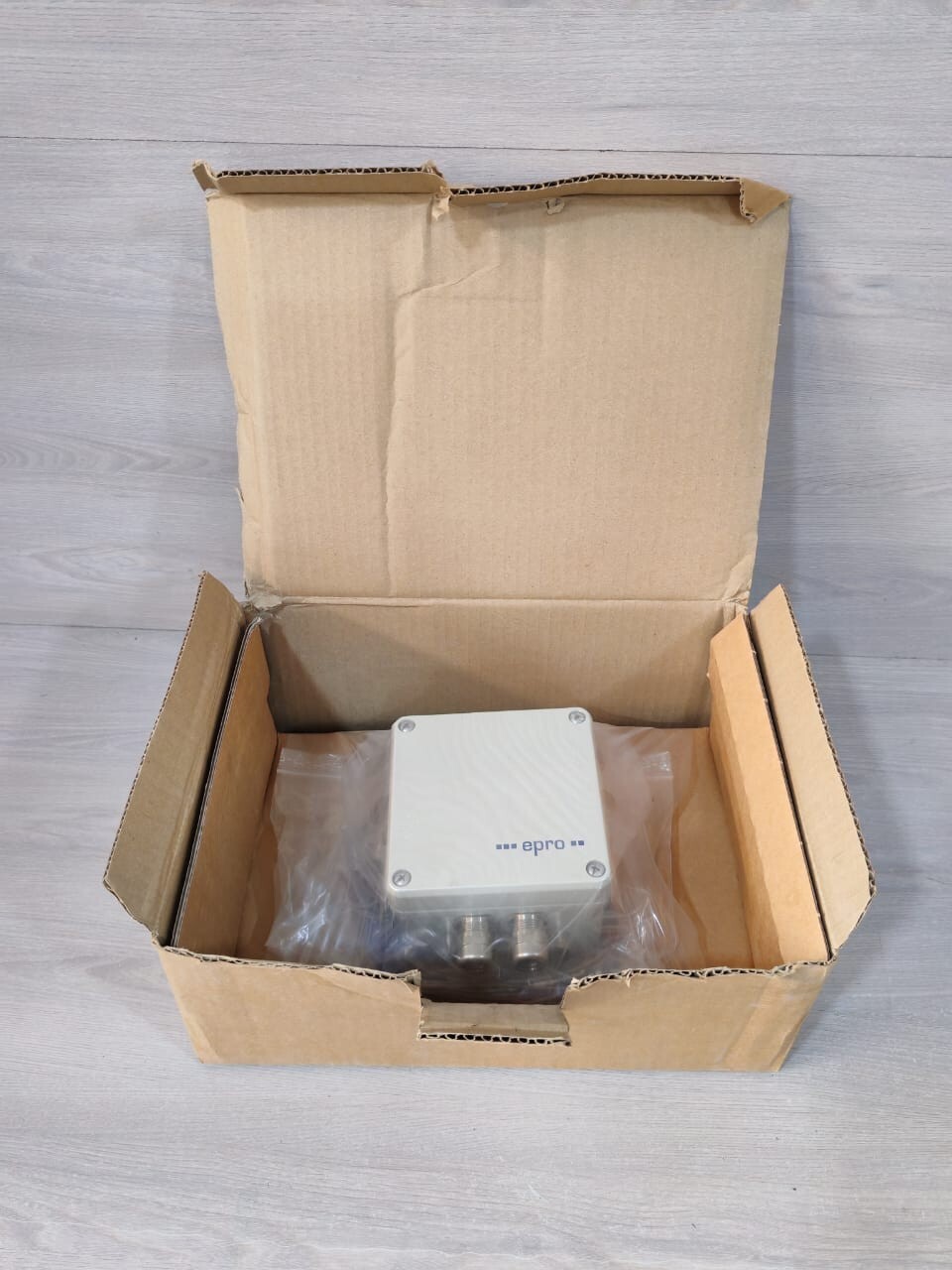 EPRO MMS 3311/010-000 TRANSMITTER - WITH OLD STOCK BOX