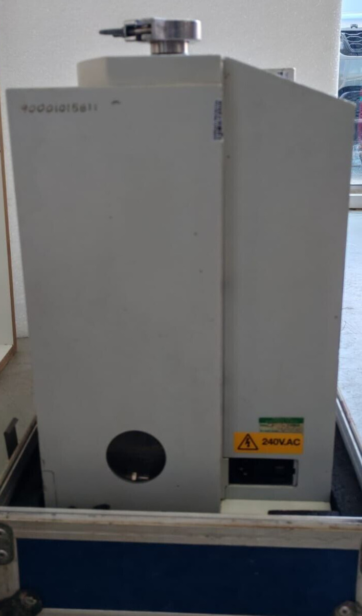 LEYBOLD L  200 LEYBOLD Vaseco L 200 HELIUM LEAK DETECTOR, UNIT; PUMP, VACUUM 8