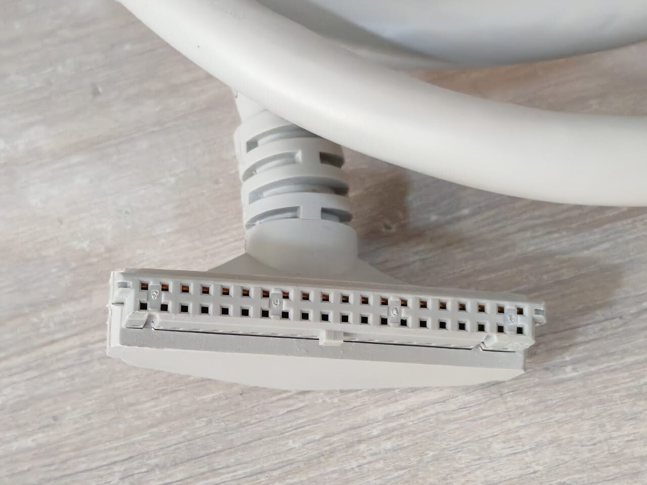 Allen-Bradley 1492-CABLE010Q Allen Bradley 1492-CABLE010Q Ser. C Interface Module Cable 1m Long 5
