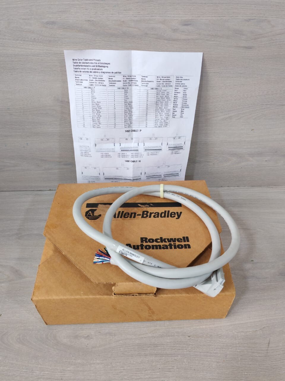 Allen Bradley 1492-CABLE010Q Ser. C Interface Module Cable 1m Long