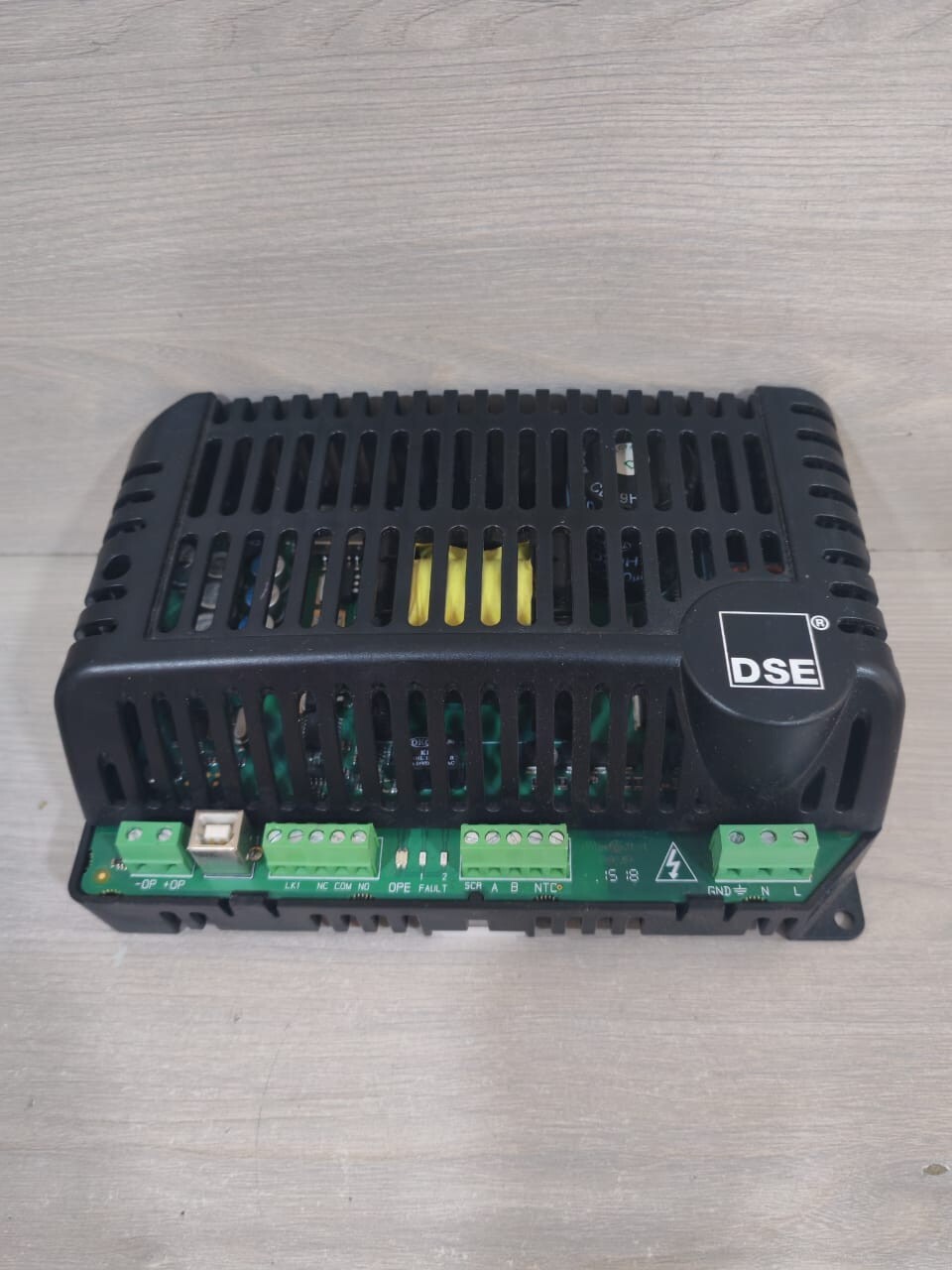 DSE DSE-9470 DSE 9470-006-01 Intelligent Battery Charger 2