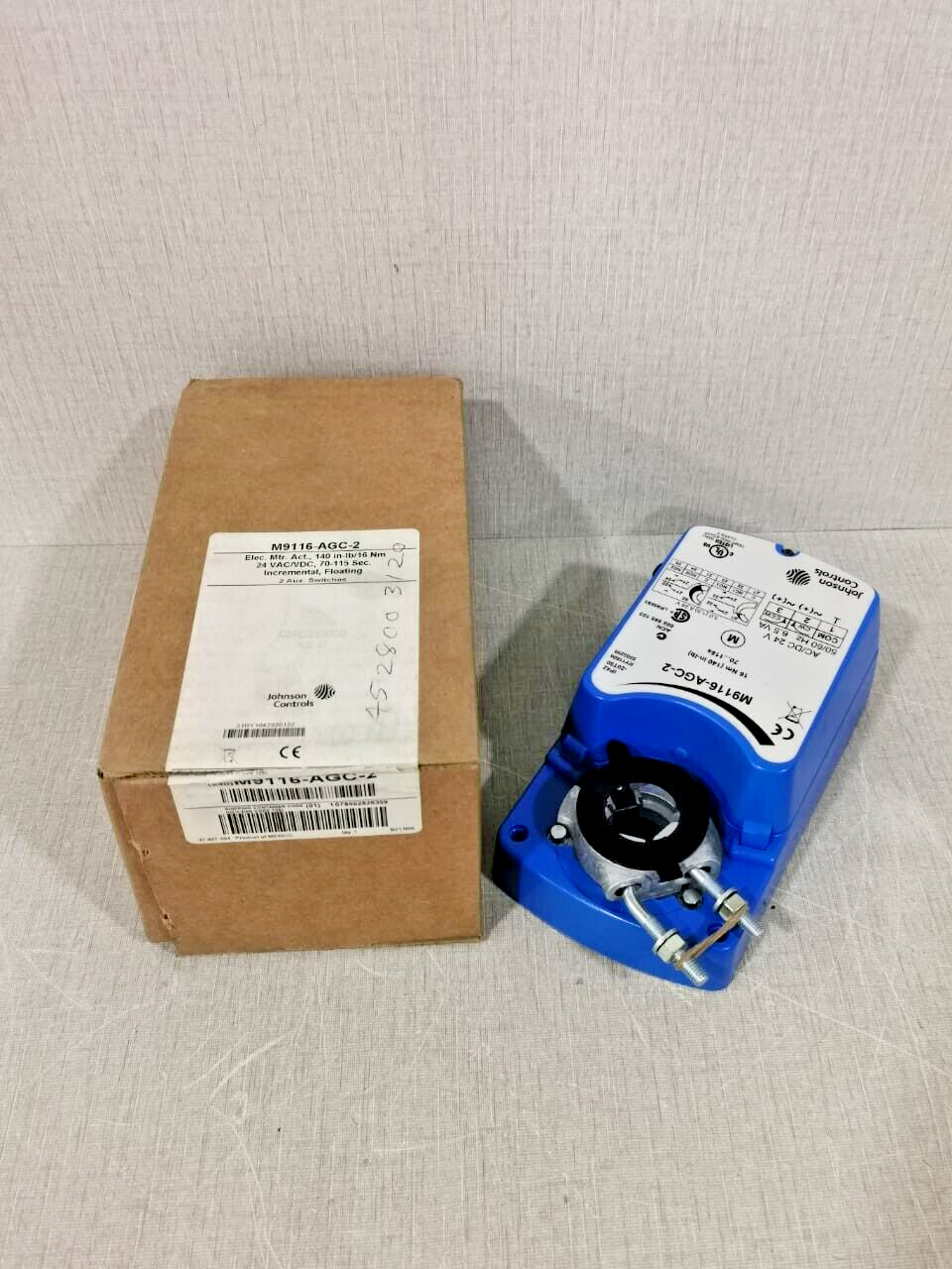 Johnson Controls M9116-AGC-2 Johnson Controls M9116-AGC-2 ELECTRIC MOTOR ACTUATOR 140 IN-LB/16NM 24VAC/VDC 3