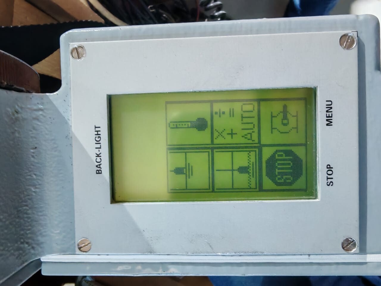 WHESSOE S.A 1216 WHESSOE S.A TAPE MODEL: 1216 LEVEL AND TEMPERATURE PORTABLE GAUGE 2