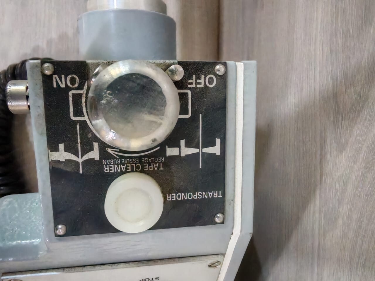 WHESSOE S.A 1216 WHESSOE S.A TAPE MODEL: 1216 LEVEL AND TEMPERATURE PORTABLE GAUGE 8