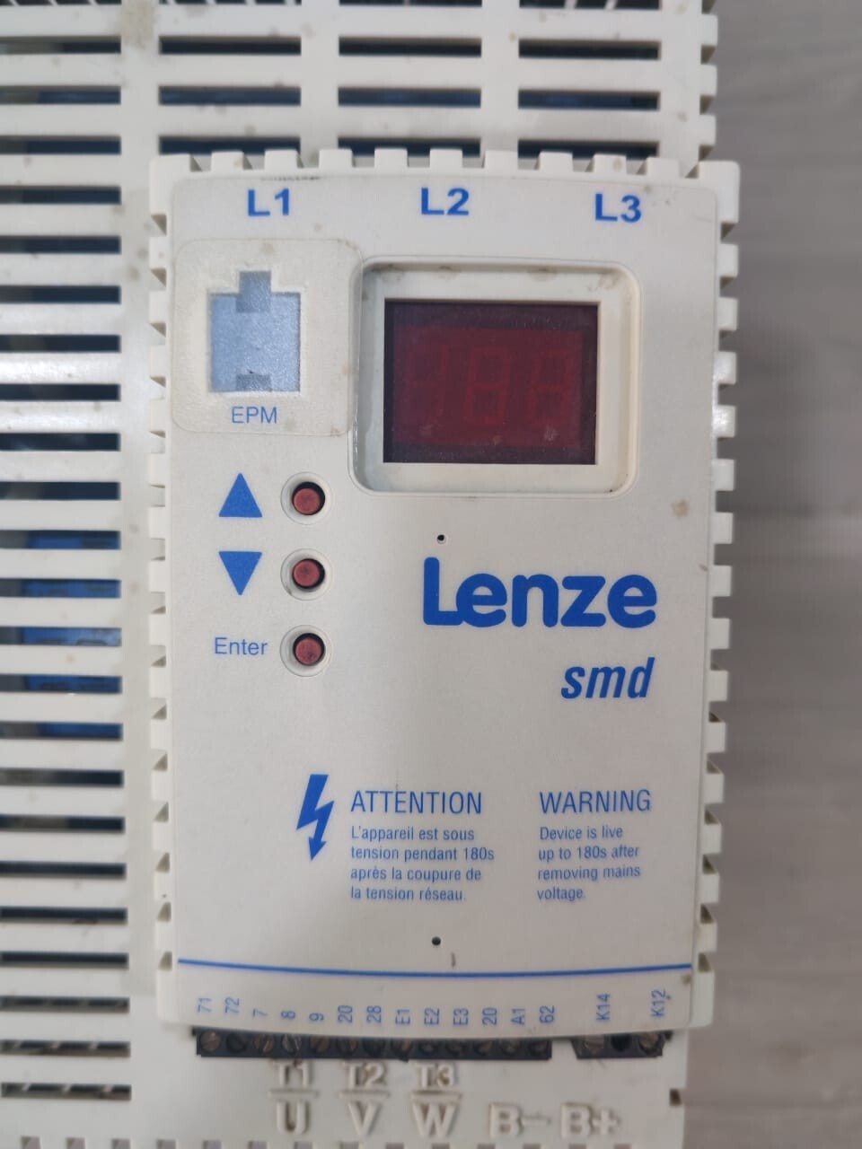 LENZE ESMD752L4TXA LENZE ESMD752L4TXA SMD INVERTER 2