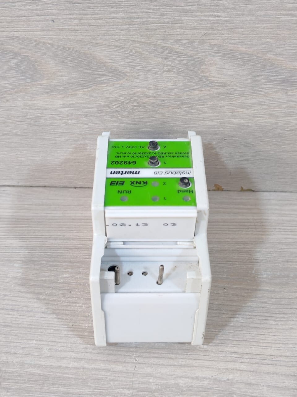 MERTEN 649202 MERTEN 649202 KNX SWITCH ACTUATOR REG-K/2x230/10 3