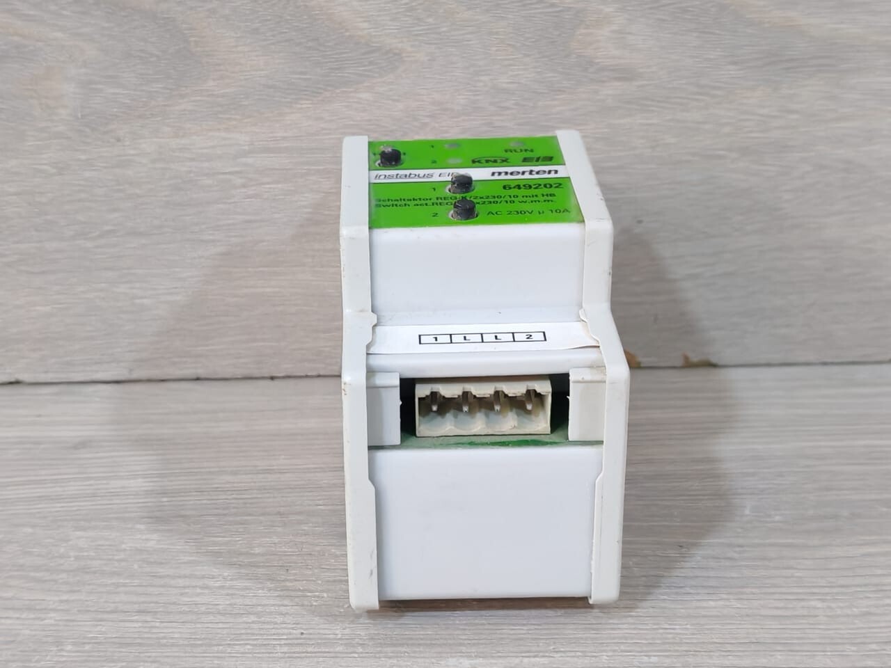 MERTEN 649202 MERTEN 649202 KNX SWITCH ACTUATOR REG-K/2x230/10 5