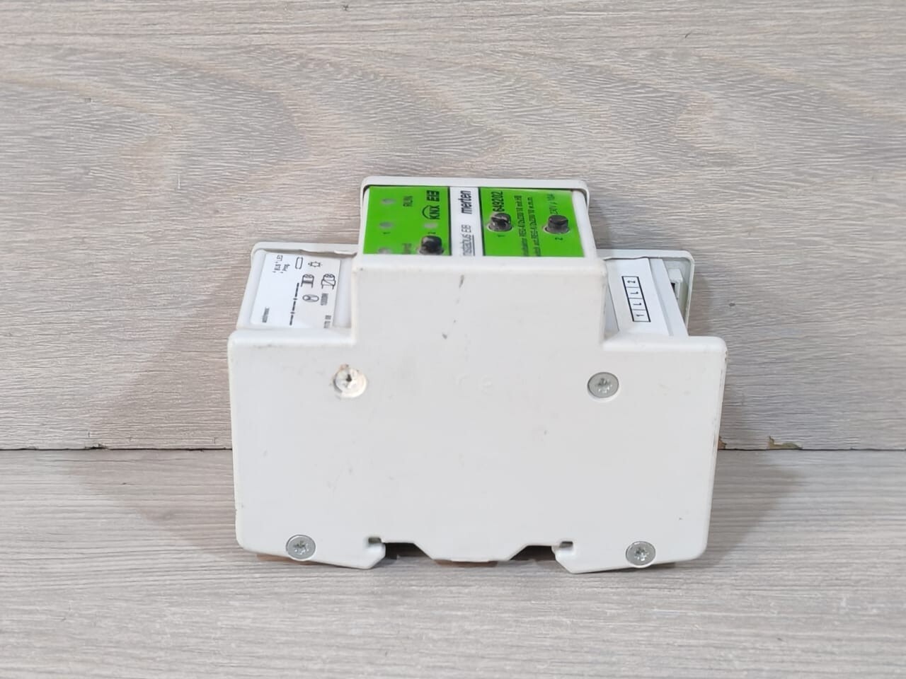 MERTEN 649202 MERTEN 649202 KNX SWITCH ACTUATOR REG-K/2x230/10 7