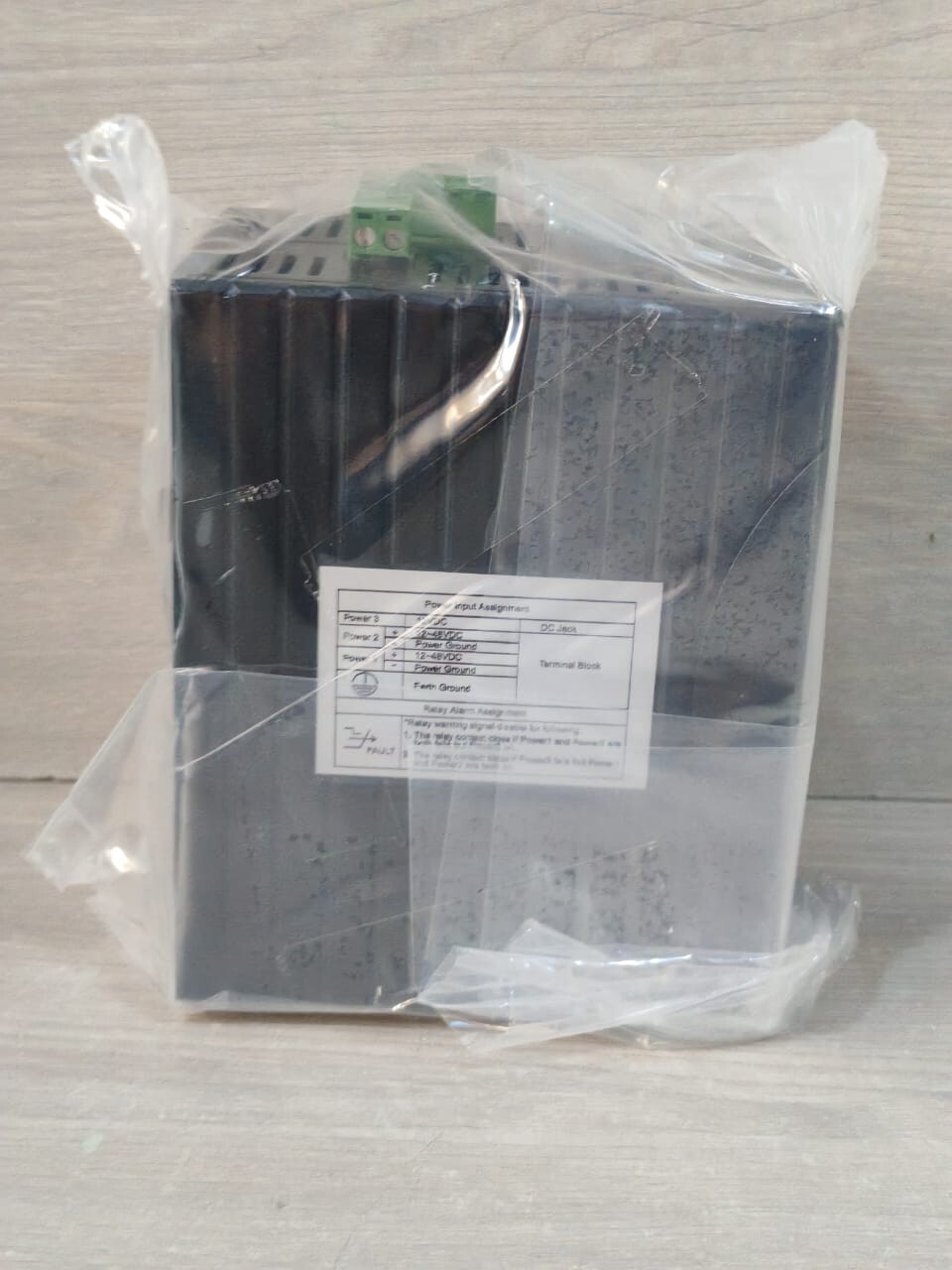 ETHERWAN EX95160-00B ETHERWAN EX95160-00B 16*10/100TX Hardened Unmanaged Switch 9