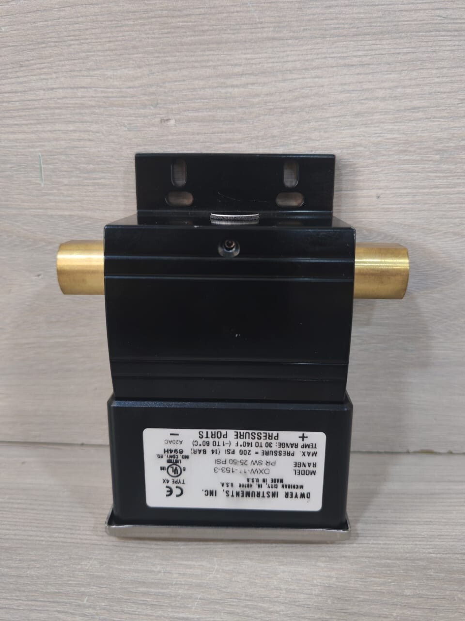Dwyer DXW-11-153-3 DWYER INSTRUMENTS DXW-11-153-3 DIFFRENTIAL PRESSURE SWITCH 25-50 PSI 3