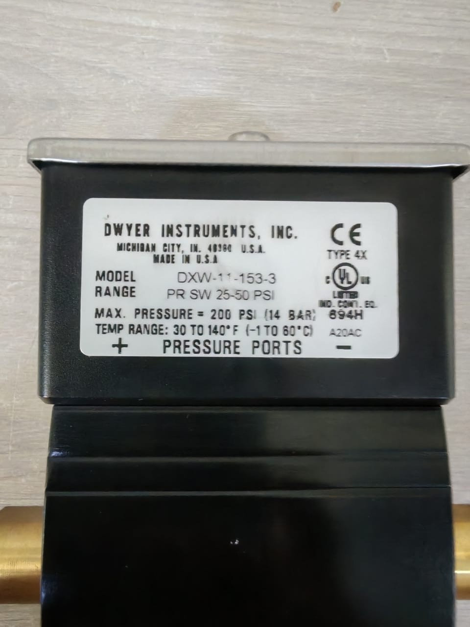 Dwyer DXW-11-153-3 DWYER INSTRUMENTS DXW-11-153-3 DIFFRENTIAL PRESSURE SWITCH 25-50 PSI 4