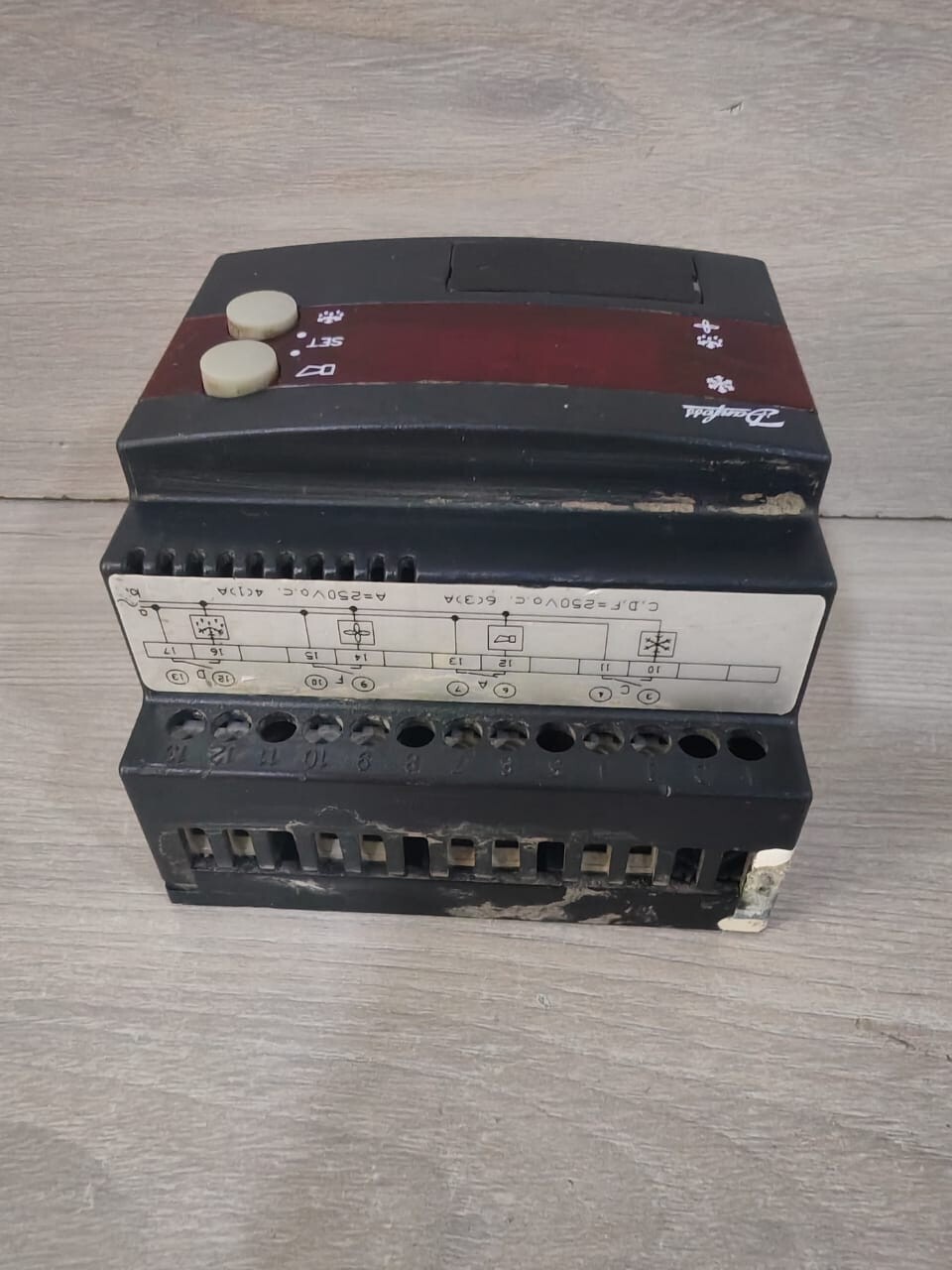 Danfoss EKC-301 DANFOSS EKC 301 - 084B7518 LON: EKA173/5 5