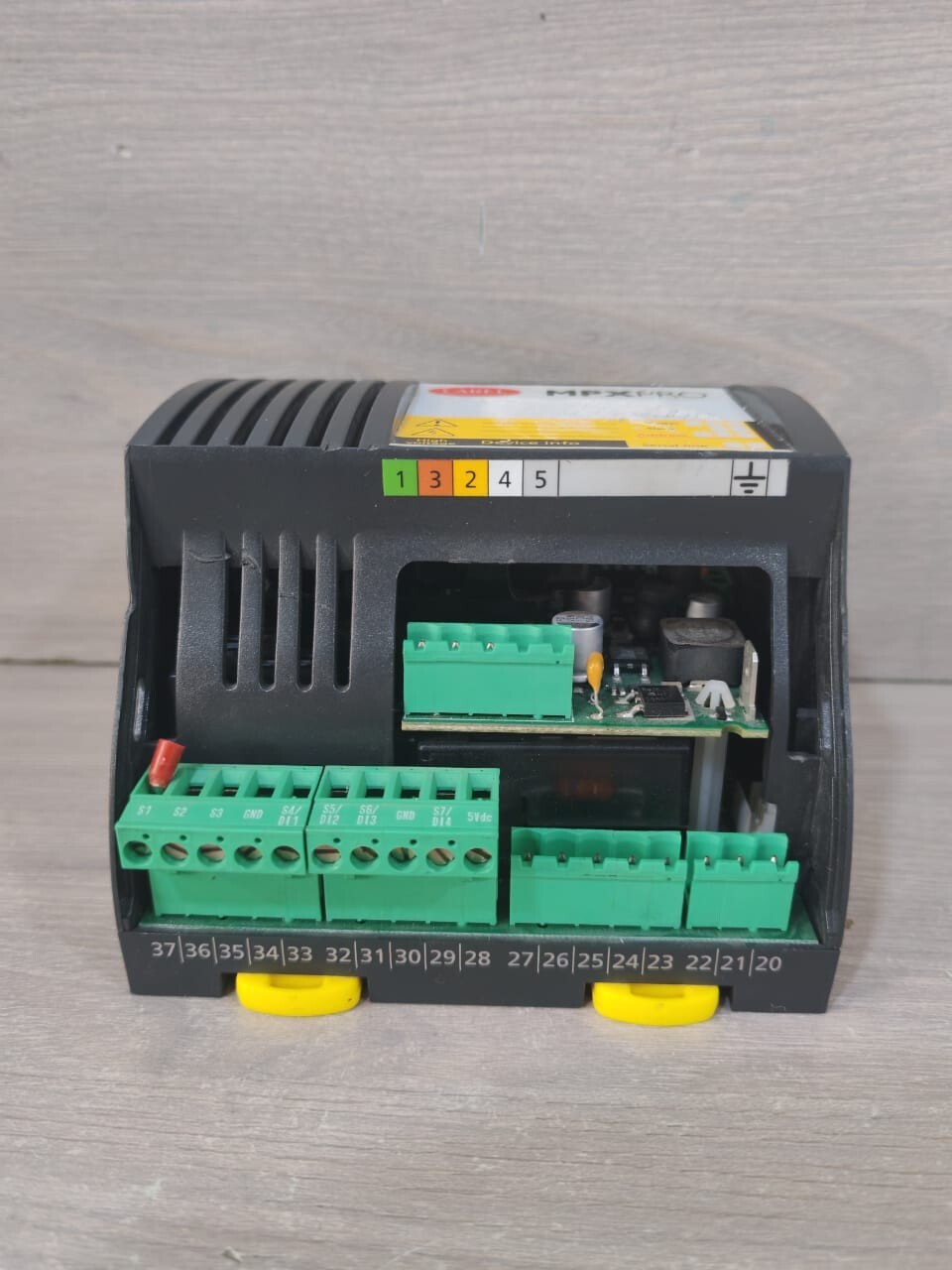 Carel MX30M25H00 CAREL MPXPRO MX30M25H00 REV. 2.642 PROGRAMMED CONTROLLER 115-230VAC 7