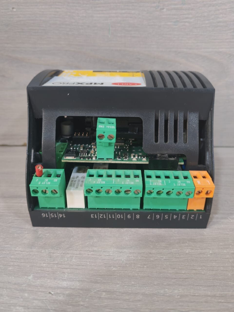 Carel MX30M25H00 CAREL MPXPRO MX30M25H00 REV. 2.642 PROGRAMMED CONTROLLER 115-230VAC 9