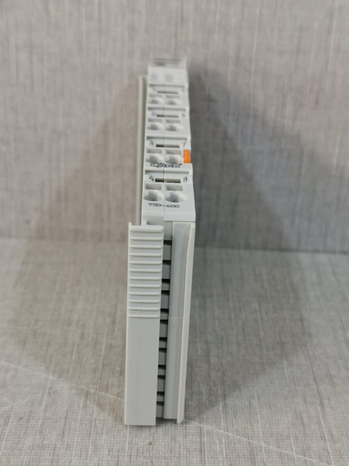 WAGO 750-600 WAGO 750-600 BUS END TERMINAL MODULE - Only Broken Box 8