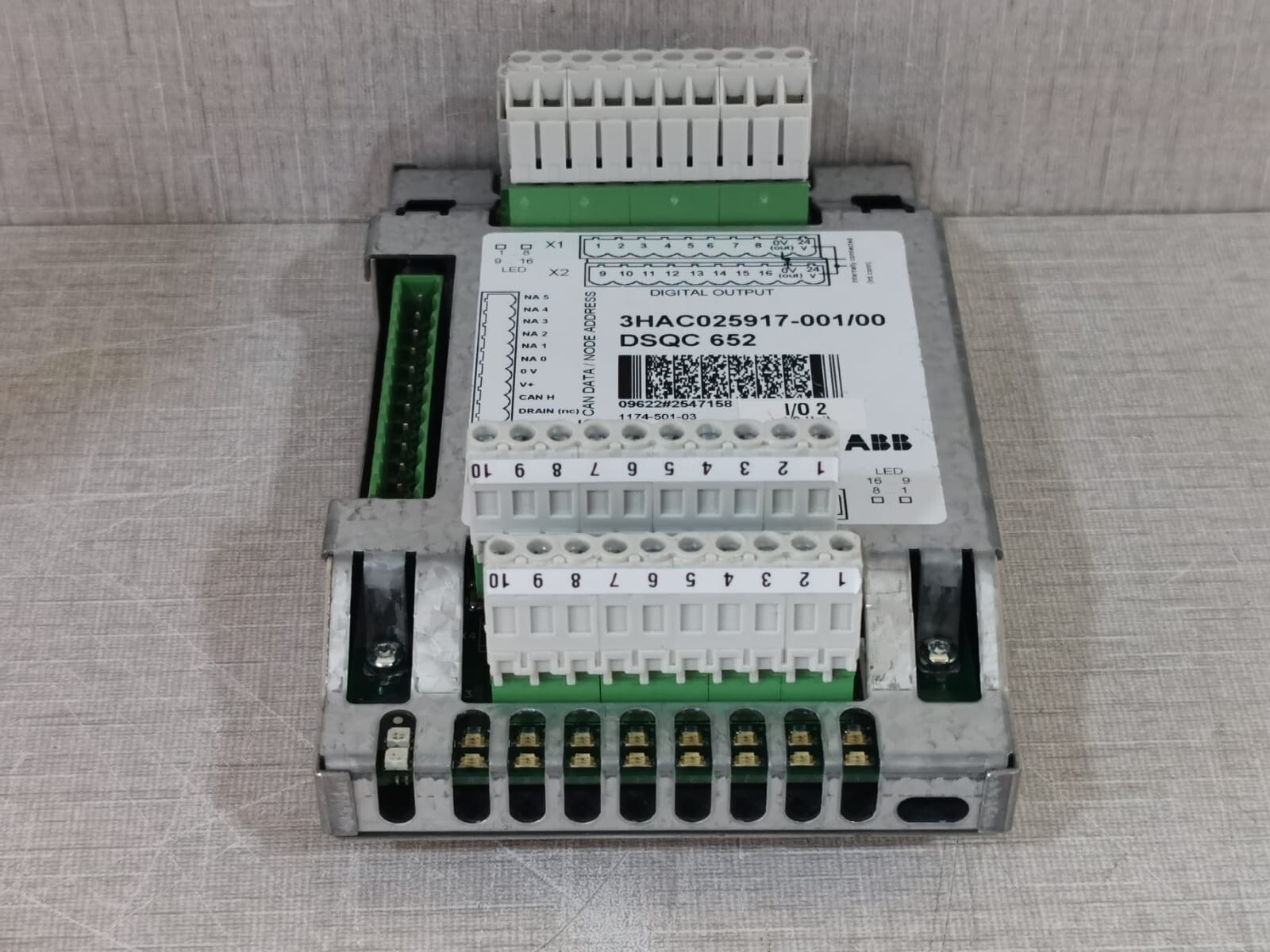 ABB DSCQ-652 ABB 3HAC025917-001/00 DSCQ 652 I/O Unit 4