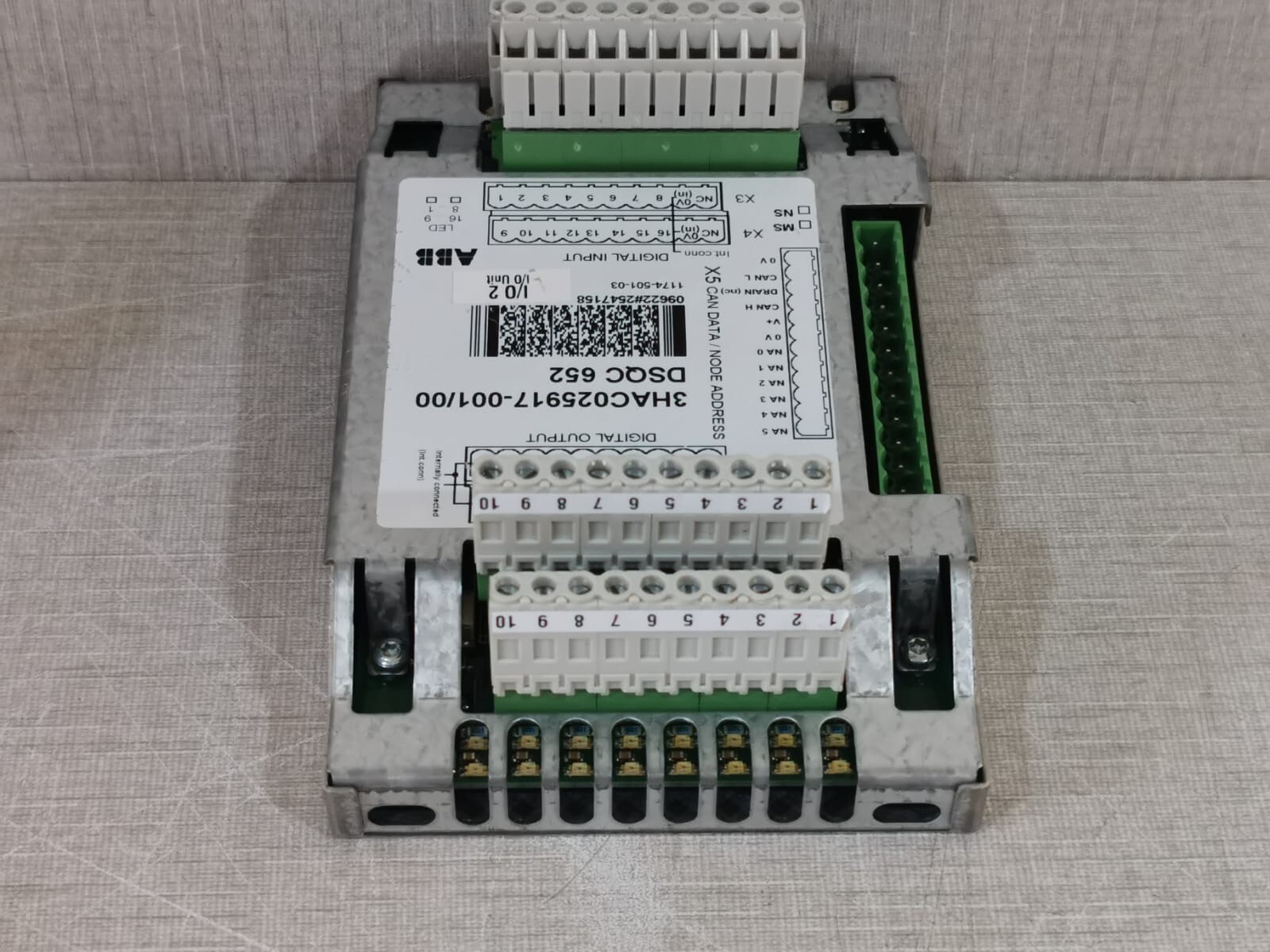 ABB DSCQ-652 ABB 3HAC025917-001/00 DSCQ 652 I/O Unit 5