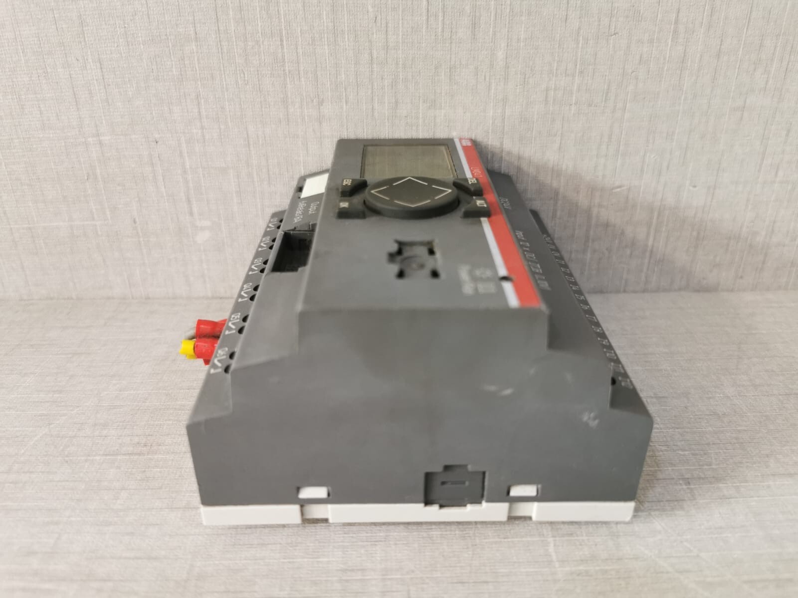ABB LM041-CE18RDC ABB LM041 Logic Module 1SVR440620R5300 / LM041-CE18RDC 4