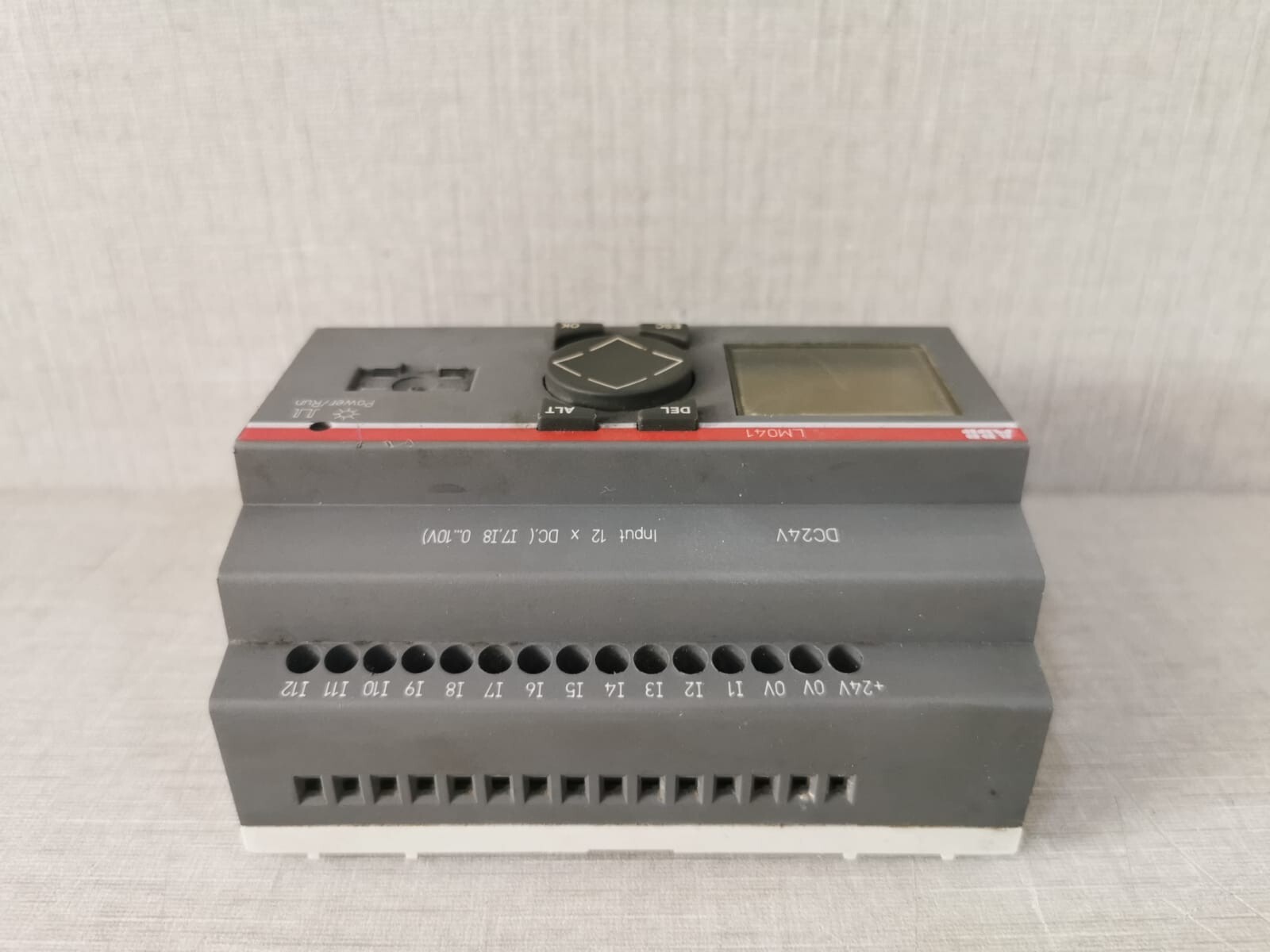 ABB LM041-CE18RDC ABB LM041 Logic Module 1SVR440620R5300 / LM041-CE18RDC 5