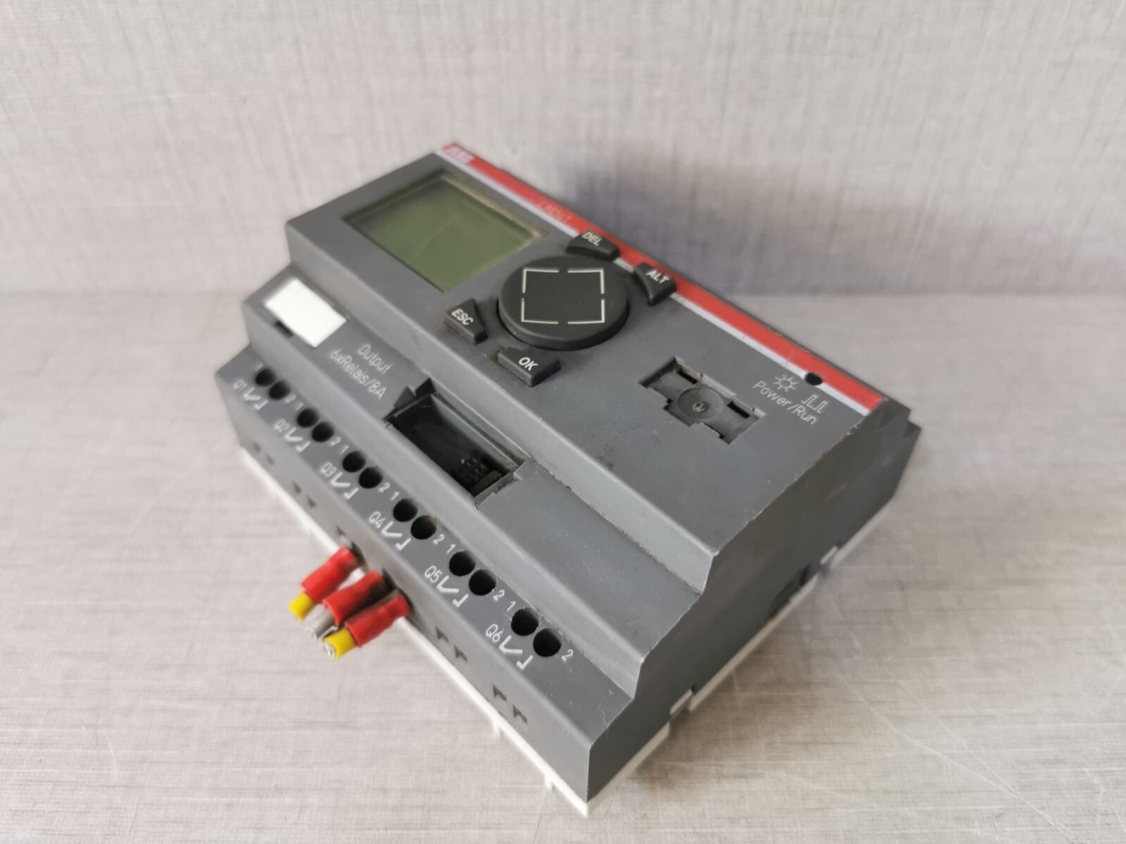 ABB LM041-CE18RDC ABB LM041 Logic Module 1SVR440620R5300 / LM041-CE18RDC 9