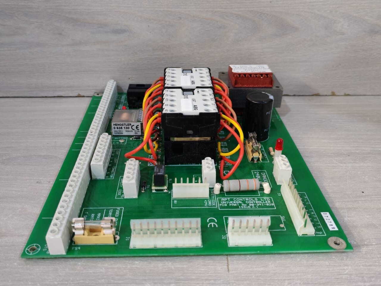 APT CONTROLS LTD-00 APT CONTROLS LTD 00-341-020 PCB UNIVERSAL CONTROLLER 5