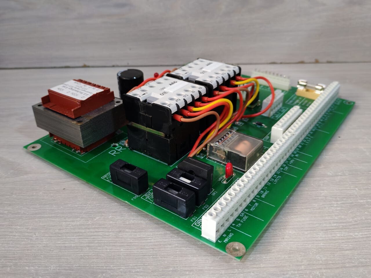 APT CONTROLS LTD-00 APT CONTROLS LTD 00-341-020 PCB UNIVERSAL CONTROLLER 9