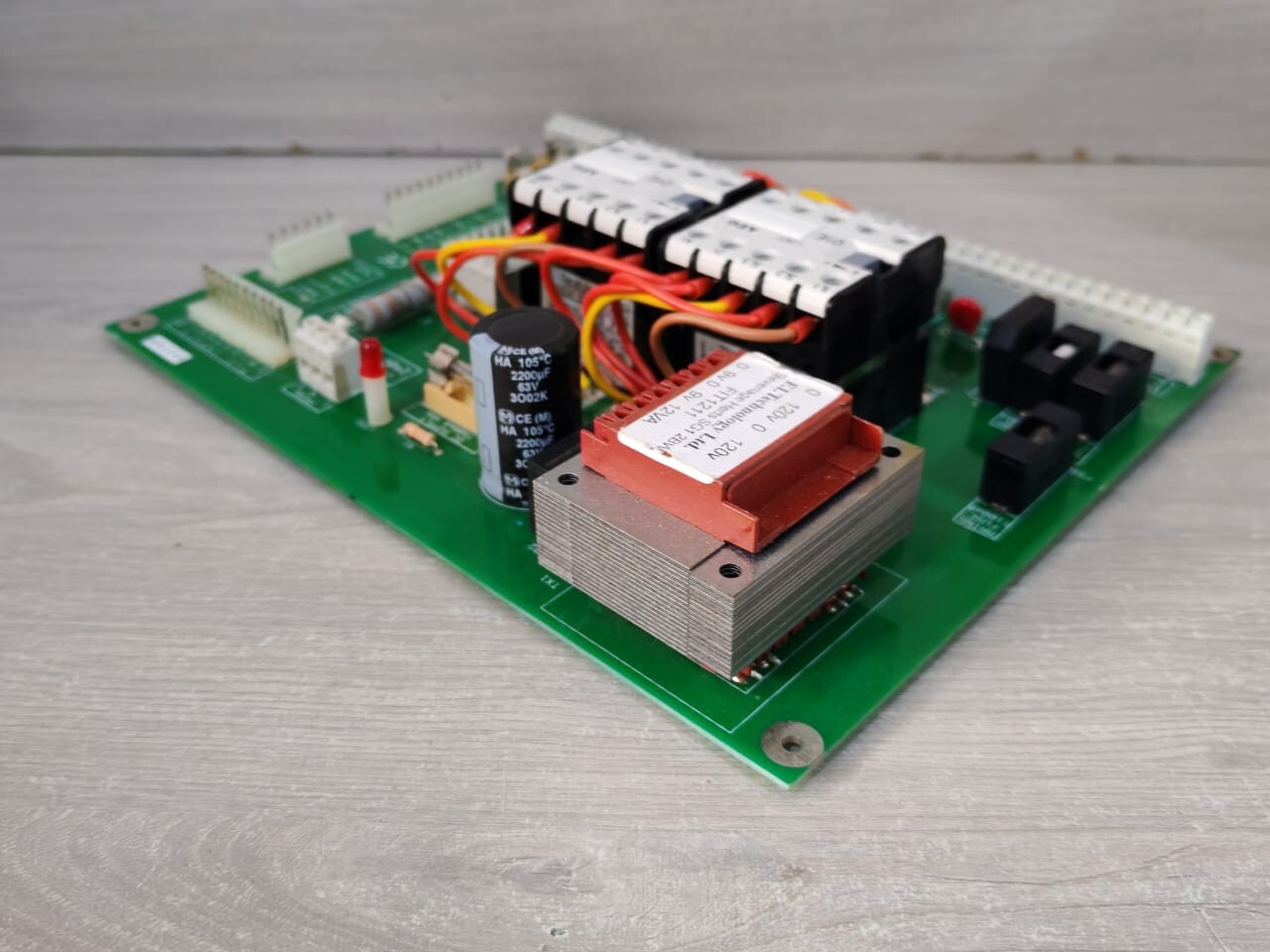 APT CONTROLS LTD-00 APT CONTROLS LTD 00-341-020 PCB UNIVERSAL CONTROLLER 10